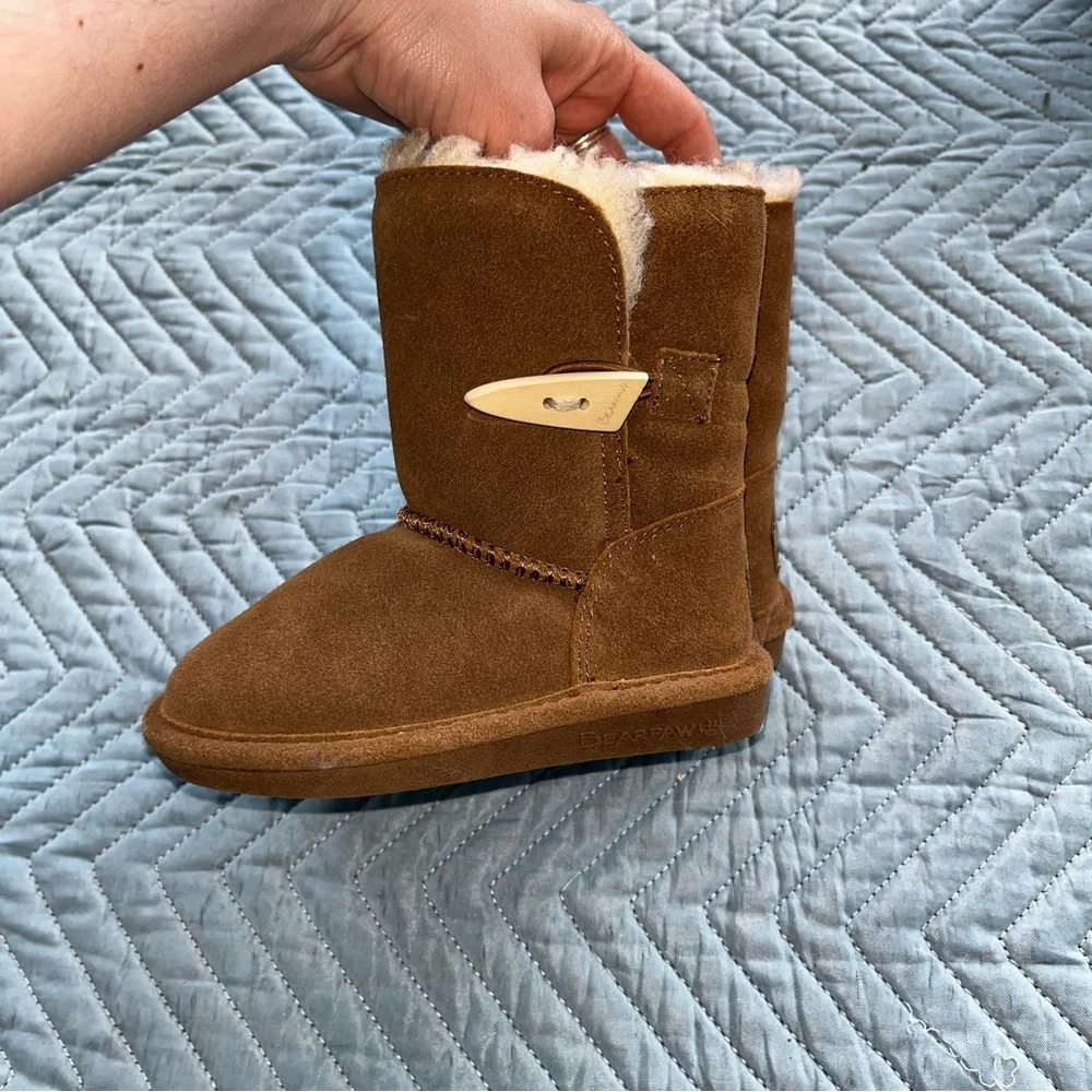 Kids bearpaw brown button fur boots size 8